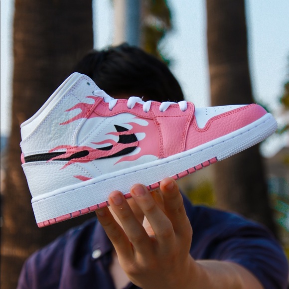 JORDAN 1 FLAME - Picture 2 of 3